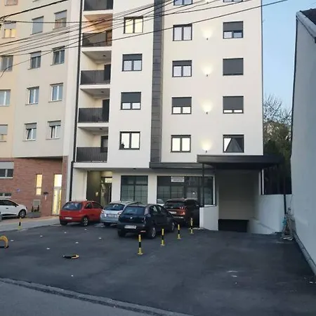 Amar 1 דירה Zemun